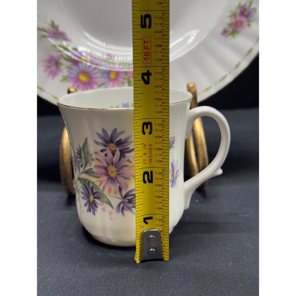 Royal Albert Bone China September Bowl & Duchess September Teacup – Daisies - Picture 12 of 15